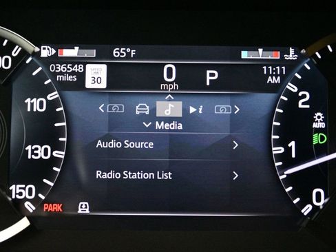 Used 2023 Land Rover Defender 110 X-Dynamic SE image 47