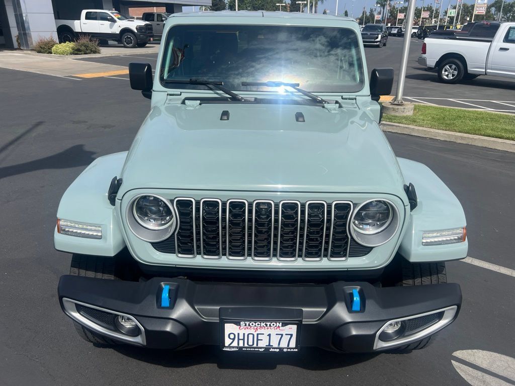 Used 2024 Jeep Wrangler Unlimited Sahara w/ Technology Group AWD/4WD image 8