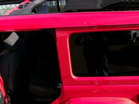 Used 2025 Jeep Wrangler Sahara w/ Safety Group image 20