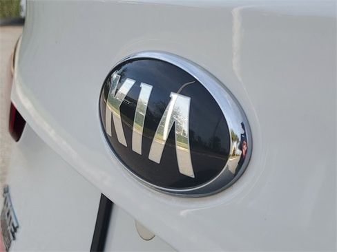 Used 2016 Kia Forte LX image 6