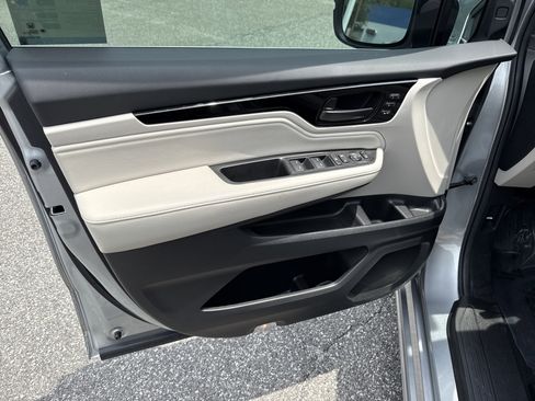 Used 2025 Honda Odyssey Touring image 14