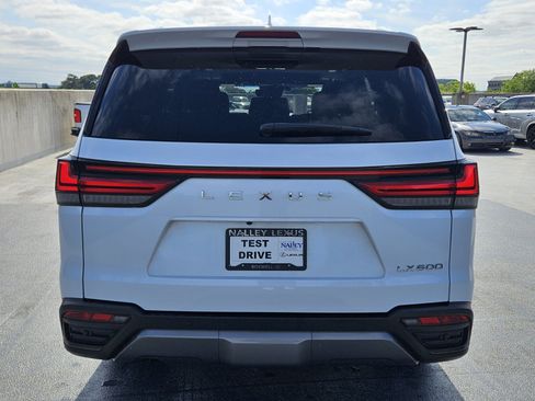 Used 2023 Lexus LX 600 4WD w/ Appearance Package image 10