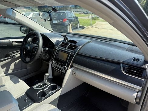 Used 2012 Toyota Camry LE FWD image 13