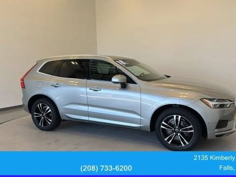 Used 2018 Volvo XC60 T6 Momentum w/ Vision Package AWD/4WD image 13