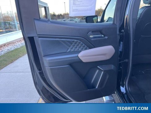 Used 2023 GMC Canyon Denali image 19