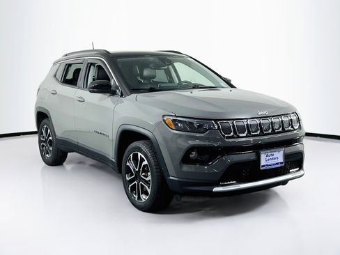 Used 2022 Jeep Compass Limited w/ Sun and Sound Group AWD/4WD image 3