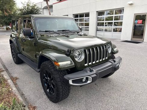 Used 2022 Jeep Wrangler Unlimited Sahara AWD/4WD image 5