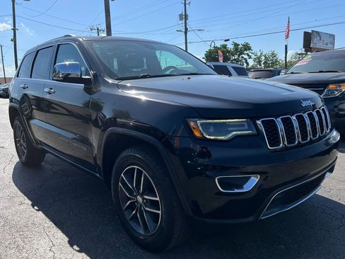 Used 2017 Jeep Grand Cherokee Limited w/ Luxury Group II RWD image 4
