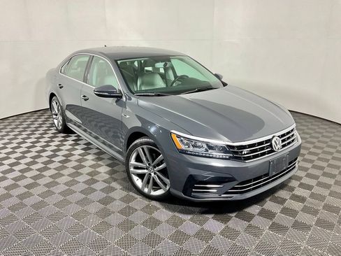 Used 2017 Volkswagen Passat 1.8T R-Line FWD image 5