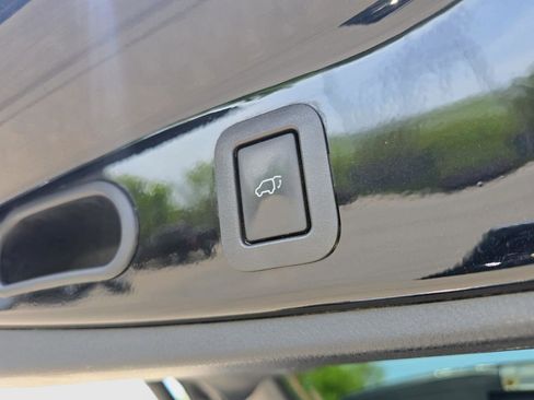 Used 2016 Toyota Highlander Limited AWD/4WD image 19