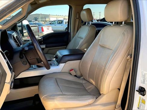 Used 2019 Ford F150 Lariat w/ Equipment Group 502A Luxury AWD/4WD image 18