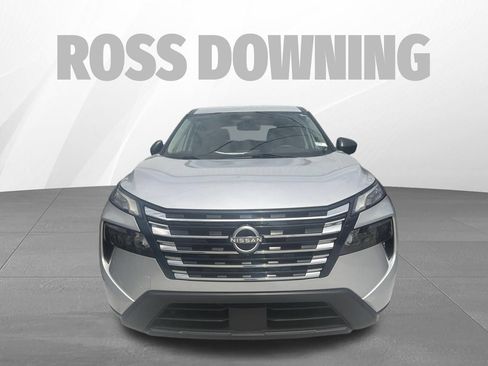 Used 2024 Nissan Rogue S FWD image 2