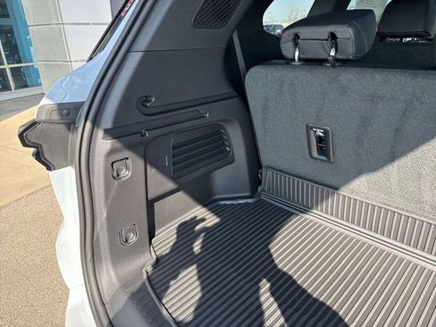 New 2026 Buick Enclave Avenir w/ Super Cruise Package image 12