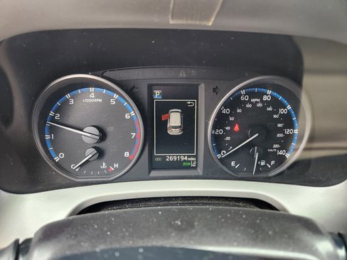 Used 2018 Toyota RAV4 XLE image 12