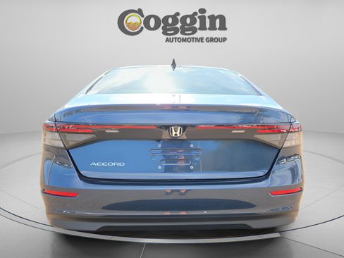 Certified 2025 Honda Accord SE image 4