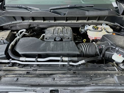 Used 2023 Chevrolet Silverado 1500 LT image 32