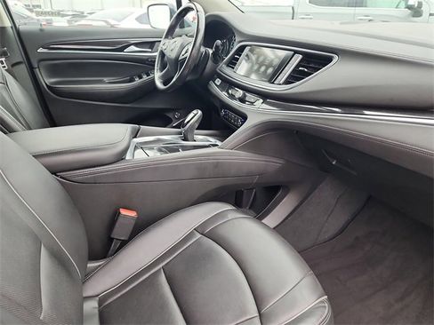 Used 2019 Buick Enclave Avenir w/ Avenir Technology Package image 18