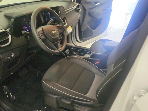 Used 2025 Chevrolet TrailBlazer LT AWD/4WD image 14