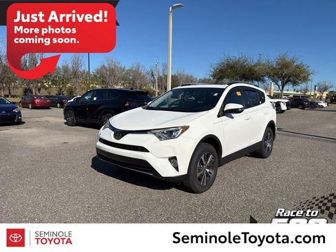Used 2018 Toyota RAV4 XLE image 1