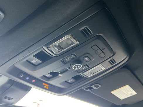 Used 2021 Chevrolet Tahoe High Country image 13