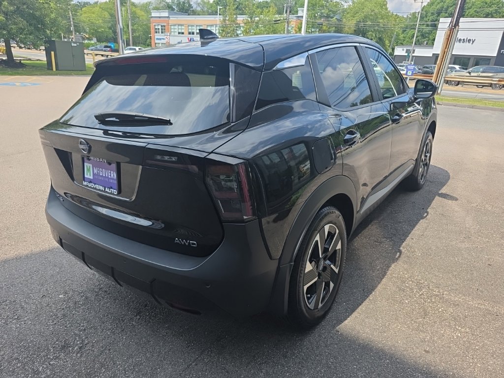 Certified 2025 Nissan Kicks SV AWD/4WD image 6