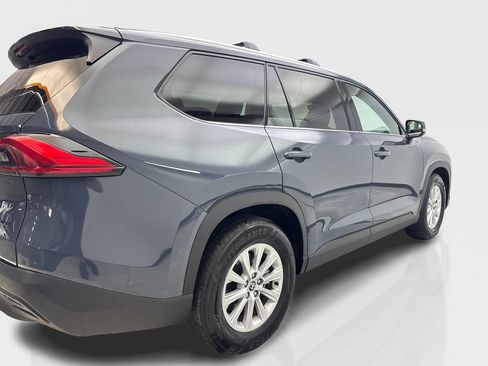 Used 2024 Toyota Grand Highlander AWD image 13