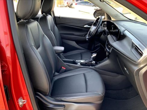 Used 2024 Buick Encore GX Sport Touring image 9