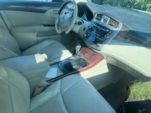 Used 2011 Toyota Avalon Limited FWD image 6