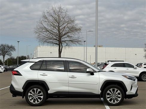 Used 2025 Toyota RAV4 XLE Premium image 3