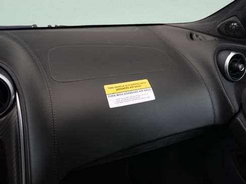 Used 2019 McLaren 600LT RWD image 15