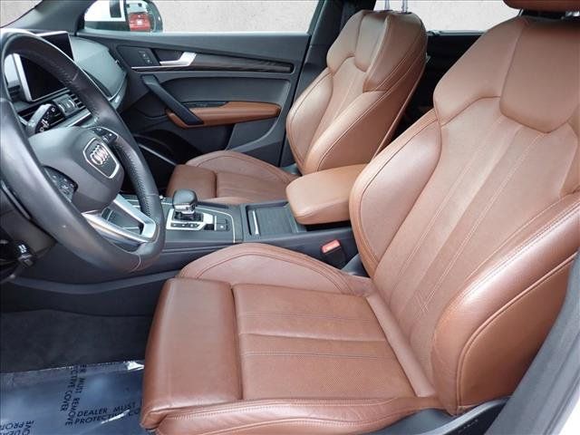 Used 2020 Audi Q5 e Premium Plus w/ Premium Plus Package AWD/4WD image 13