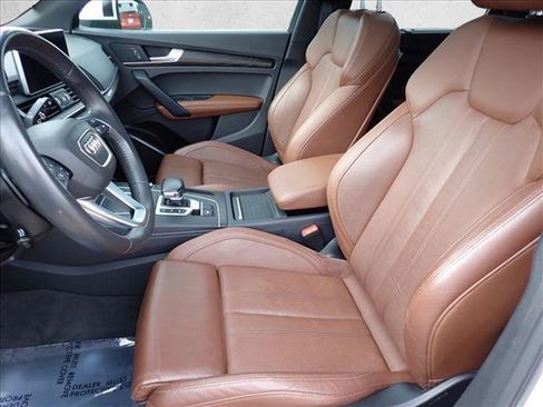 Used 2020 Audi Q5 e Premium Plus w/ Premium Plus Package AWD/4WD image 13