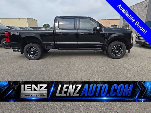 Used 2025 Ford F250 Platinum AWD/4WD image 1
