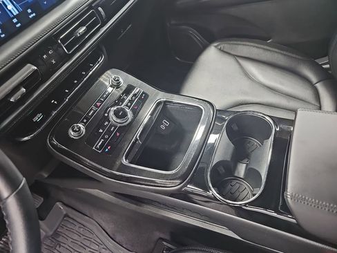 Used 2023 Lincoln Nautilus AWD w/ Premium Package image 25