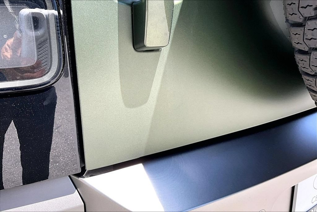 New 2026 Land Rover Defender 110 S AWD/4WD image 9