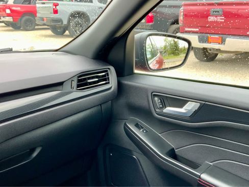 Used 2025 Ford Escape ST-Line AWD/4WD image 35