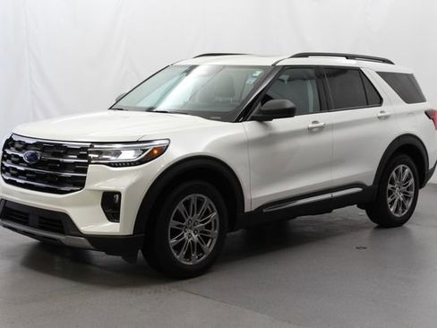 Used 2025 Ford Explorer Active w/ Active Comfort Package AWD/4WD image 14