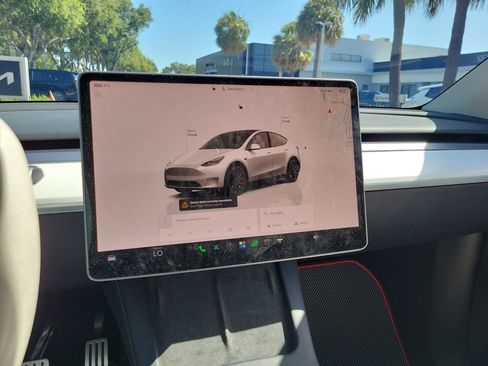 Used 2022 Tesla Model Y Performance AWD/4WD image 23