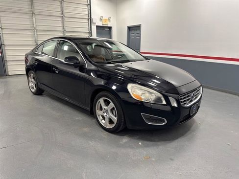 Used 2012 Volvo S60 T5 FWD image 2