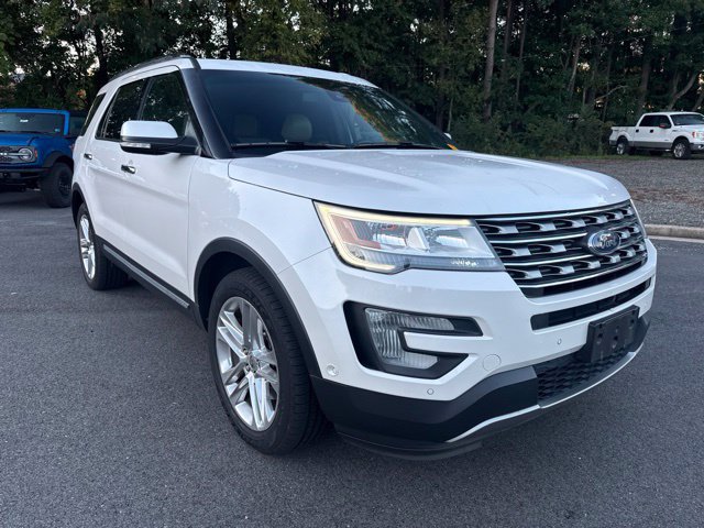 Used 2017 Ford Explorer Limited w/ Equipment Group 301A AWD/4WD image 7