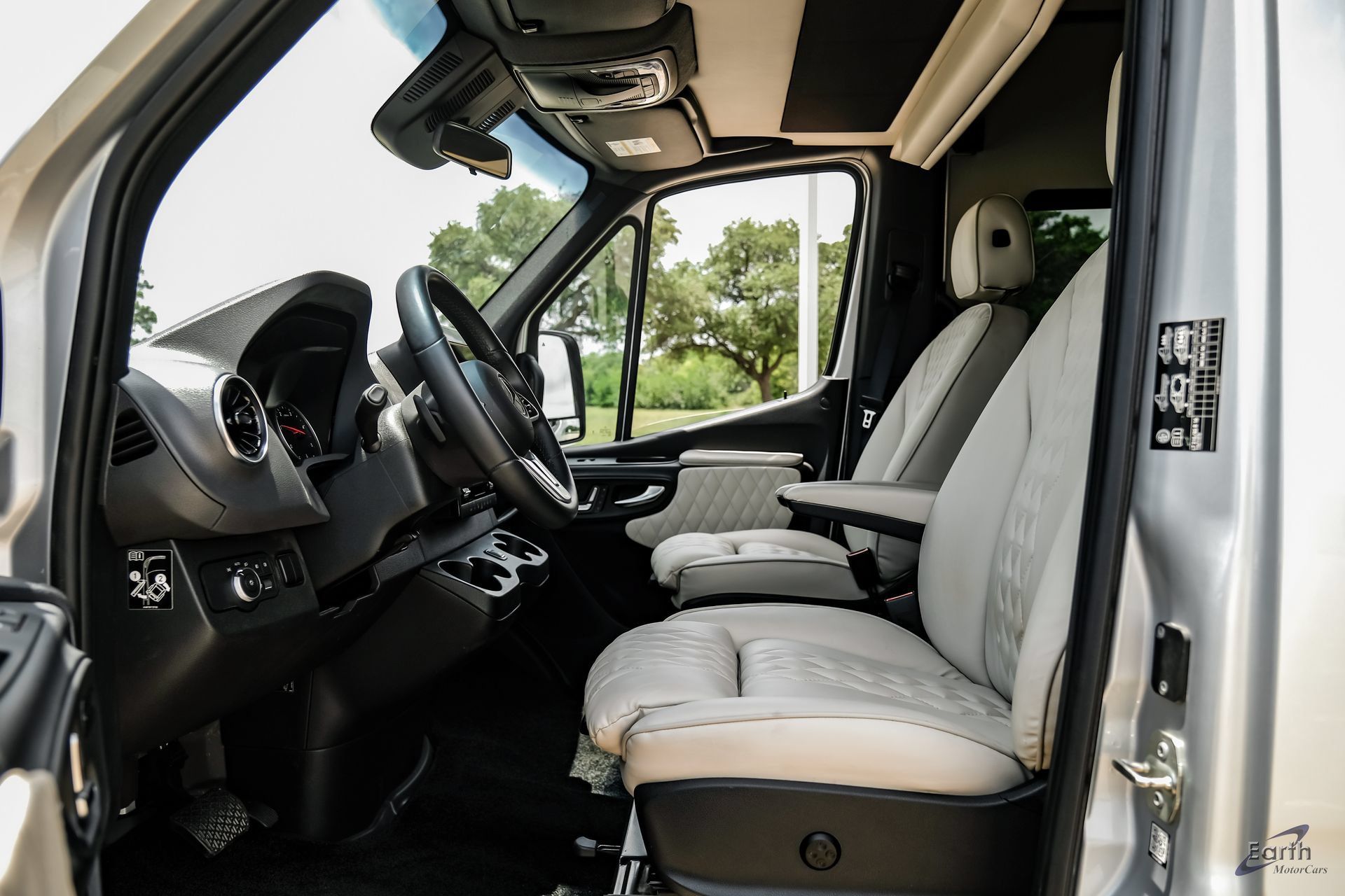 Used 2023 Mercedes-Benz Sprinter 3500 image 33