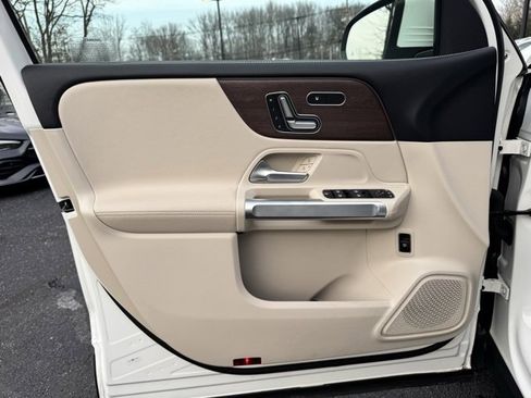 Certified 2023 Mercedes-Benz GLB 250 4MATIC image 19