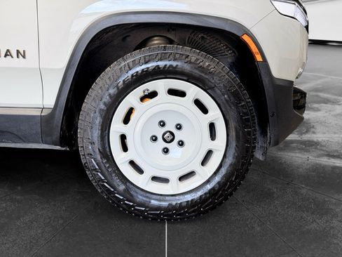 Used 2025 Rivian R1T Adventure AWD/4WD image 34
