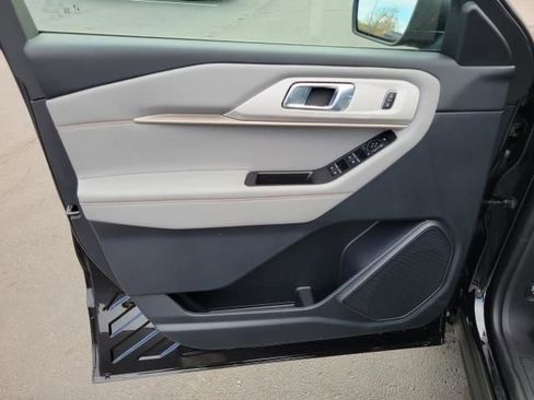 New 2026 Ford Explorer Active w/ Active Comfort Package image 22