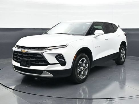 Used 2025 Chevrolet Blazer LT FWD image 5