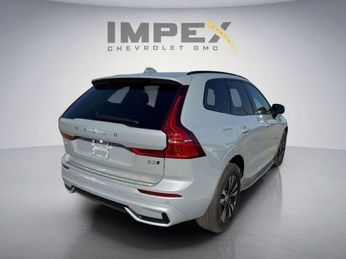 Used 2024 Volvo XC60 B5 Core AWD/4WD image 4