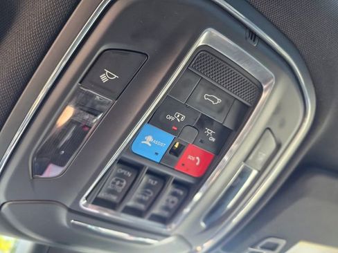 Used 2024 Jeep Grand Cherokee L Limited w/ Luxury Tech Group II image 36