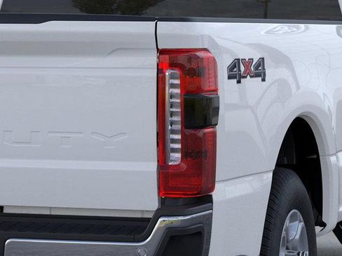 New 2026 Ford F250 XLT w/ 360-Degree Camera Package AWD/4WD image 21