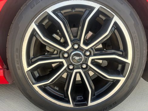 Used 2013 Ford Mustang GT Premium w/ Comfort Pkg RWD image 33