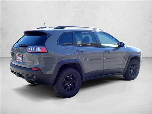 Used 2019 Jeep Cherokee Trailhawk AWD/4WD image 4